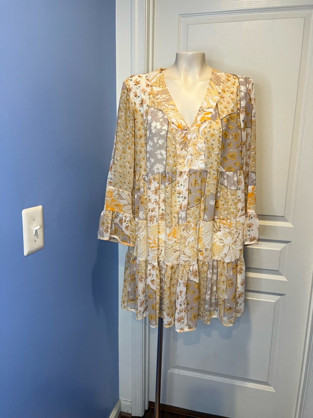 Entro Floral Patchwork V-Neck Tiered Mini Dress - Yellow/Beige